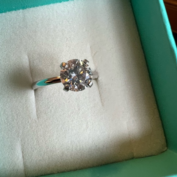 Imolove 2 ct Moissanite Solitaire Sterling ring - Picture 3 of 7